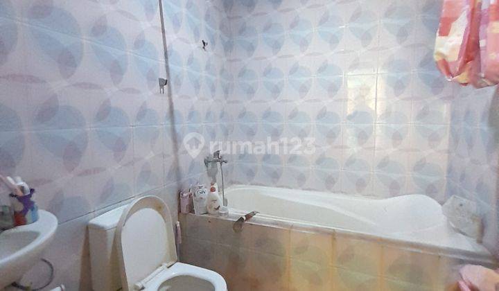 Rumah 2 Lantai Siap Huni View Kolam Renang Dalam Perumahan Elit  2