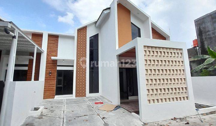 Rumah Baru Konsep Scandinavian Dengan Mezzanine Dekat Jogja Bay 1