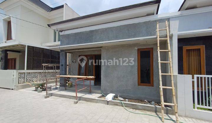 Rumah Minimalis Modern Bonus Kitchen Set Dalam Cluster di Sleman 2