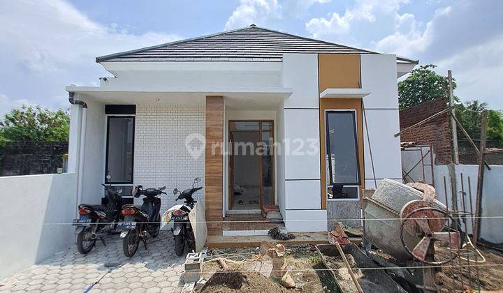 Rumah Minimalis Modern Dalam Perumahan di Sleman Dekat Jogja Bay 1