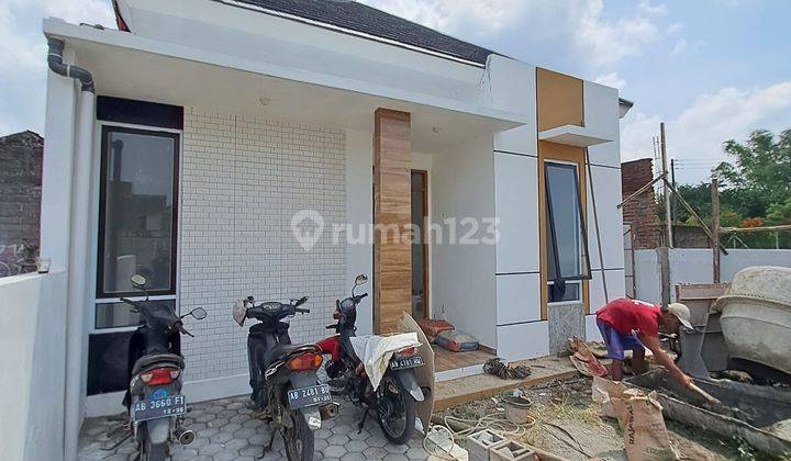 Rumah Minimalis Modern Dalam Perumahan di Sleman Dekat Jogja Bay 2