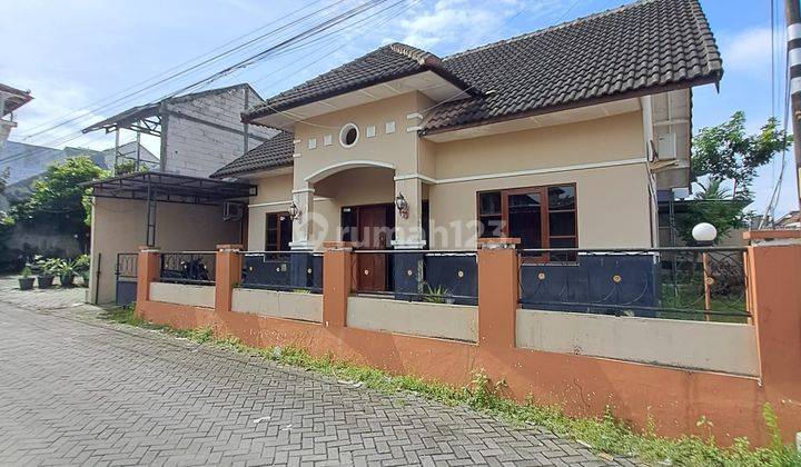 Rumah Hook Full Furnished di Sleman Timur Hanya 5 Menit Amplaz  1