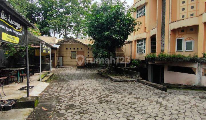 Rumah 3 Lantai Semi Furnished Siap Huni Bonus Ruko di Gamping 2