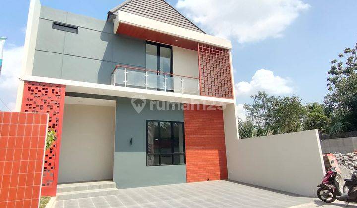 Rumah Modern 2 Lantai Dalam Perumahan di Sleman Utara Dekat Uii 1