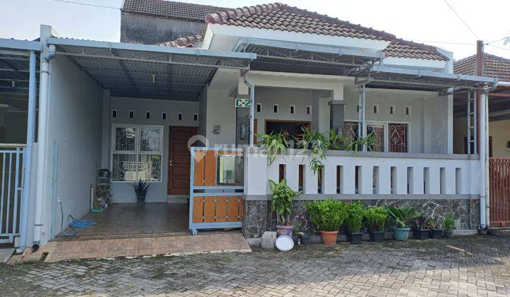 Rumah Cantik Minimalis Modern Siap Huni di Maguwoharjo Murah 1