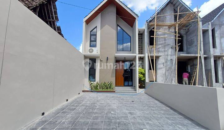 Rumah 2 Lantai Scandinavian Modern di Ngaglik Dekat Pamella 6 2