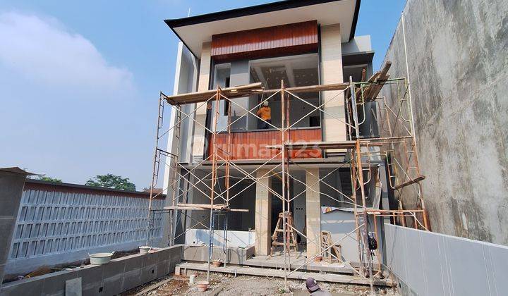 Rumah Modern Tropis 2 Lantai Dengan View Merapi di Sleman Utara 2