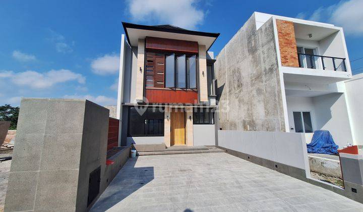 Rumah Exclusive Konsep Kontemporer Modern Tropis di Sleman Utara 1