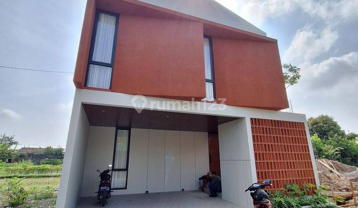 Townhouse Modern Furnished Dalam Cluster View Sawah di Sleman 1