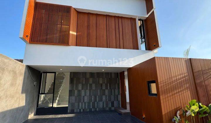 Rumah Timeless Design Dengan Private Pool Lokasi Super Strategis 1