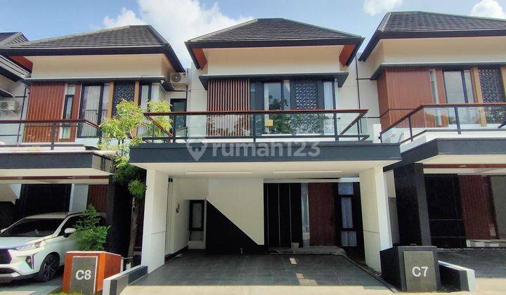 Rumah Eksklusif Dengan Sky Balcony Dalam Perumahan Elit di Maguwo 1