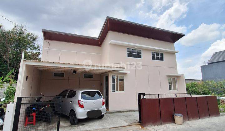 Rumah Bagus Semi Furnished SHM di Ambarketawang, Sleman,  1