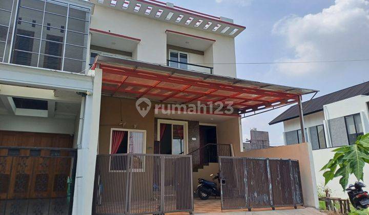 Rumah 2 Lantai Siap Huni Cocok Untuk Keluarga Besar Dekat Jec 2