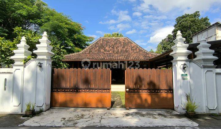 Rumah Heritage Joglo Dengan Private Pool di Sleman Utara 2