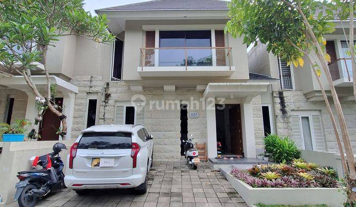 Rumah Cantik 2 Lantai Full Furnished Siap Huni Dalam Perum Elit  1