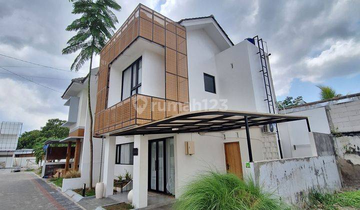 Rumah Eksklusif Full Furnished Dalam Perumahan Siap Huni di Sewon 2