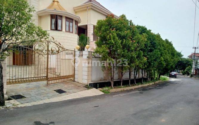 Dijual Rumah 2 Lantai di Bukit Sari 2