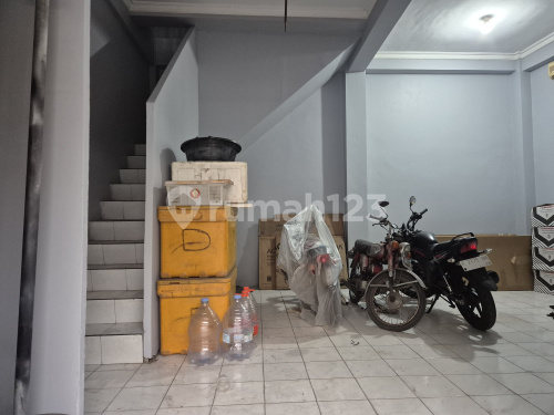 Disewakan Ruko 3 Lantai di daerah Semarang Timur A4573 2