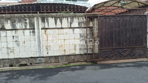 For Sale House in the Center of Semarang City (A4007) 2