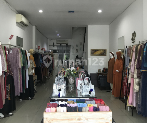 Dijual Ruko 3 Lantai di daerah Semarang Selatan A2348 2