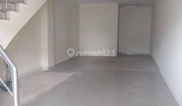 Disewa Ruko Gajah Mada 4 Lantai Luas 20 x 33 Ex BNI SHM 2