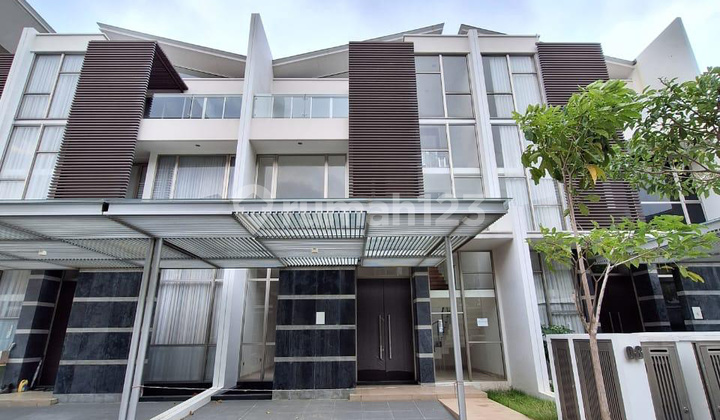 For Sale Luxury House Golf Island Cluster Mozart Size 8 x 25 2