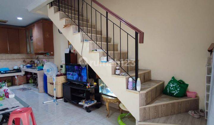 Dijual Rumah di Taman Palem Luas 3.75 x 15 Semi Furnished SHM 1