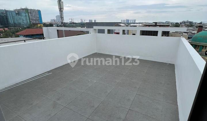 FOR RENT: Brand New 5-Storey Shop House in South Pluit, Area 120 m2