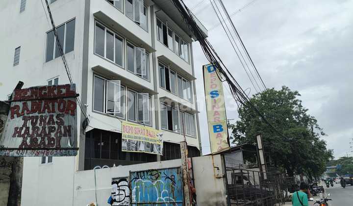 FOR RENT Warehouse Daan Mogot Raya 3.5 Floors Area 11 x 30