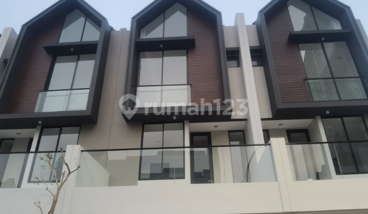 For Sale 3-Story House in Osaka Residences PIK 2, Size 5 x 10 2
