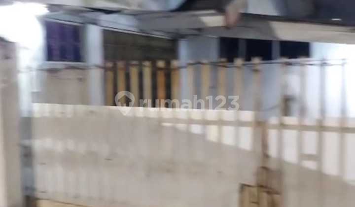 FOR SALE Old House in Cideng Land Area 11 x 20 Certificate