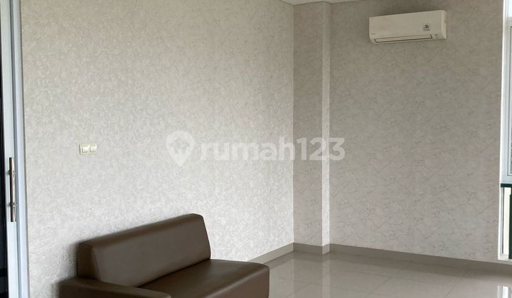 For Sale 3-Unit Shophouse Row La Riviera PIK2 Corner Lot Land Area 210 M2 For Sale 3-Unit Shophouse Row La Riviera PIK2 Corner Lot Land Area 210 M2