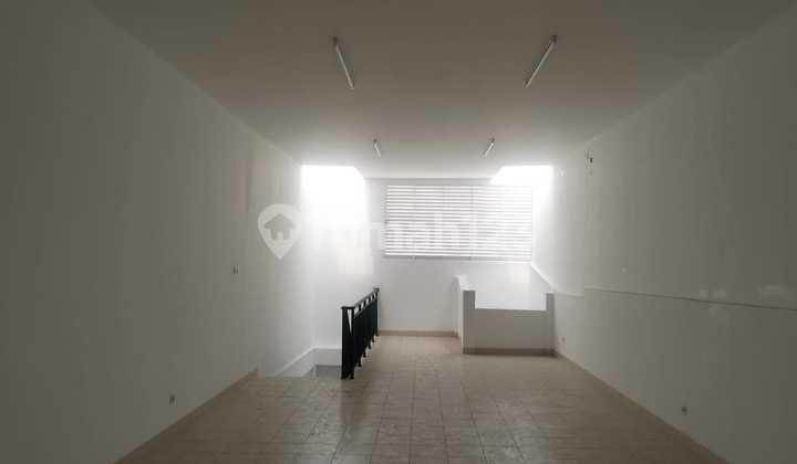 FOR RENT: 4-story shop house in West Cideng, size 4.5 x 15