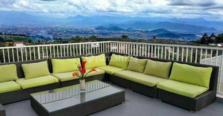 Rumah 3 lantai dekat area wisata , strategis, shm,city view 15