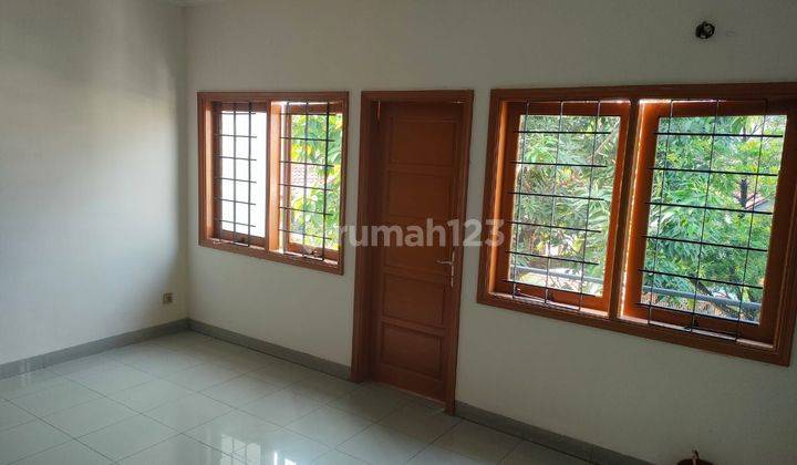 Rumah Sudah Renovasi SHM di lingkungan tenang 2