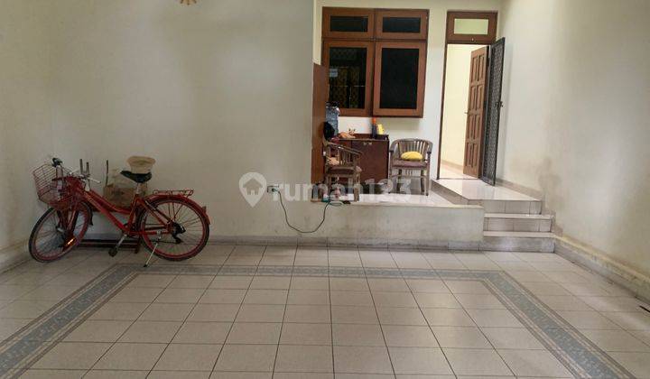 Kemang Rumah 2 Lantai Cantik Dengan Kolam Renang 2