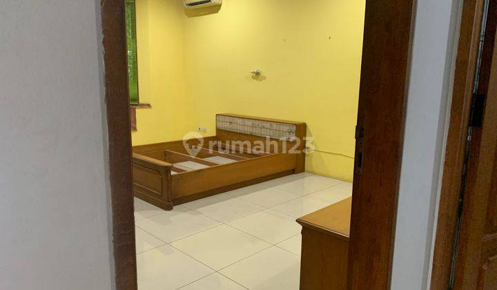 Kemang Rumah 2 Lantai Cantik Dengan Kolam Renang 6