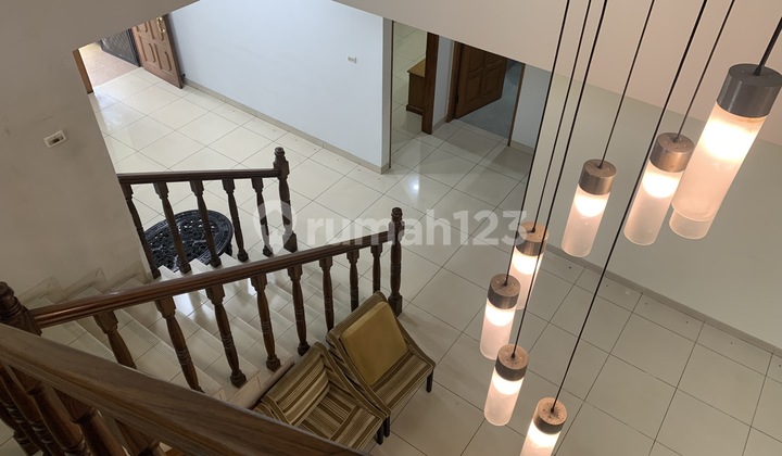 Kemang Rumah 2 Lantai Cantik Dengan Kolam Renang 13