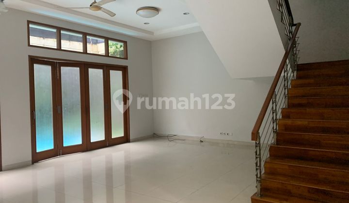 House With Private Pool Suitable For Expats In The City Center 2
