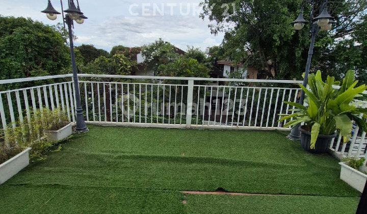 4-Story Shop House Suitable for Business in Kemang, South Jakarta 2