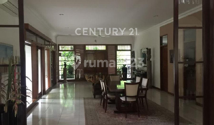 Wide House Page with Unfurnished Pool for Rent in Kemang 2