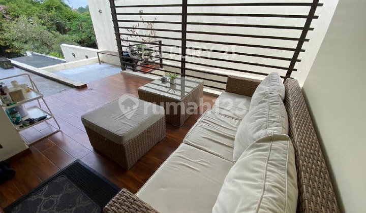 Rumah Mewah Furnished - Kolam Renang Disewakan di Lebak Bulus Rumah Mewah Furnished - Kolam Renang Disewakan di Lebak Bulus