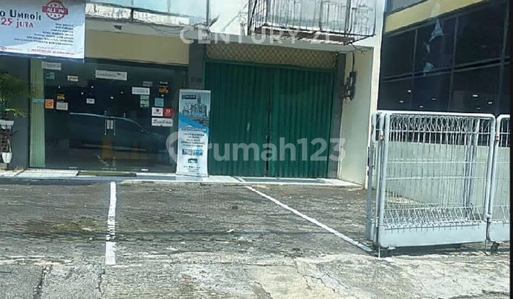 Strategic Shop House (3 Floors) Min. 2-Year Lease in Radio Dalam, South Jakarta 2