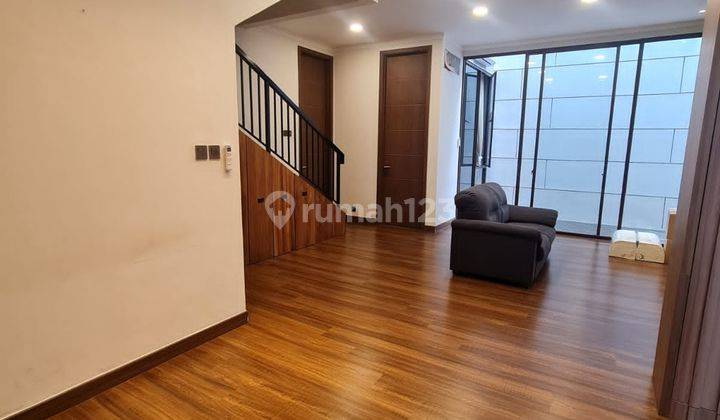 Dijual Rumah Milenial sudah Renovasi Siap Huni di Discovery Bintaro Jaya Sektor 9 2