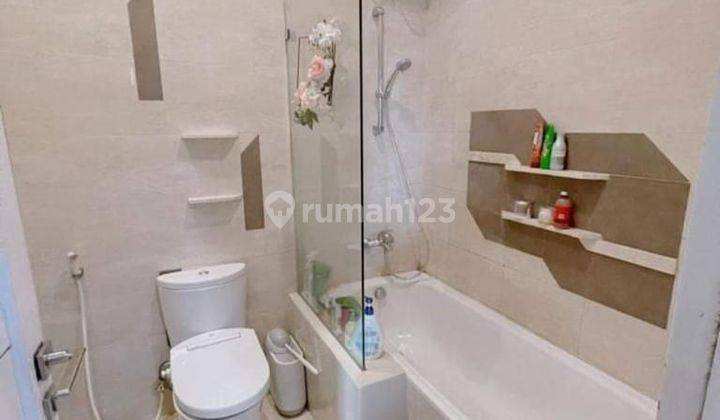 Rumah Cantik Townhouse Semi Furnished di Bintaro Sekbil 2