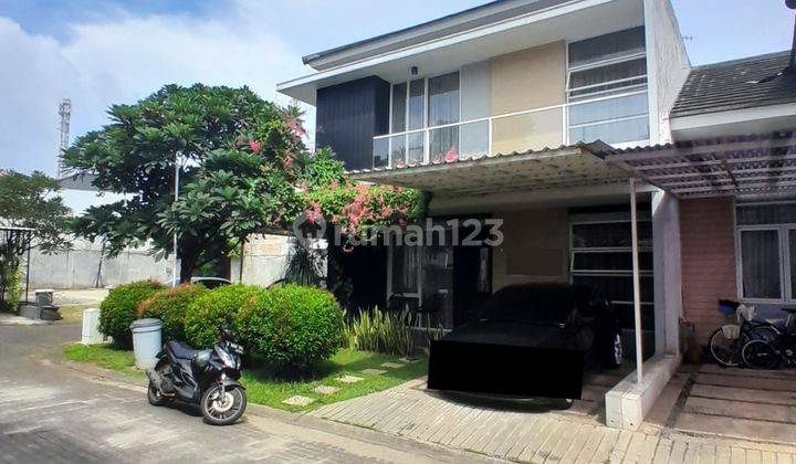 Rumah hoek minimalis di pondok ranji, selangkah ke Bintaro jaya 1