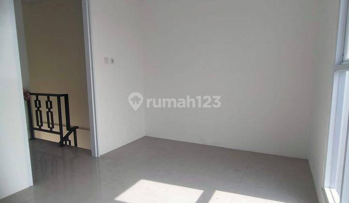 Rumah Murah 2 Lantai 400 Jutaan Termurah di Depok Kota 8