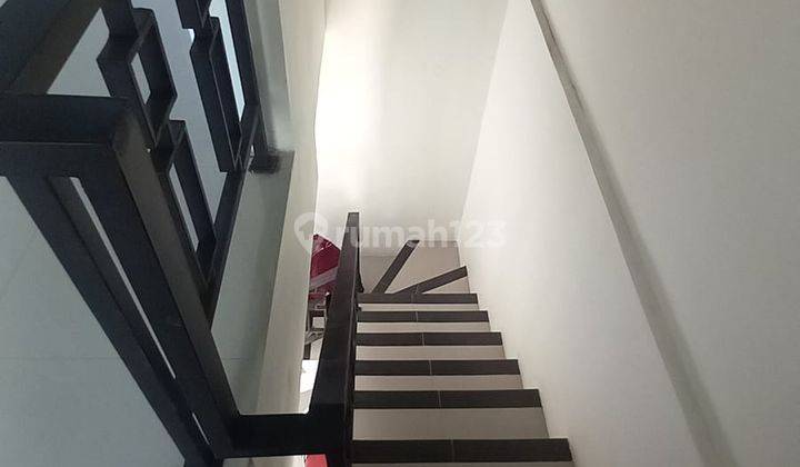 Rumah Murah 2 Lantai 400 Jutaan Termurah di Depok Kota 19