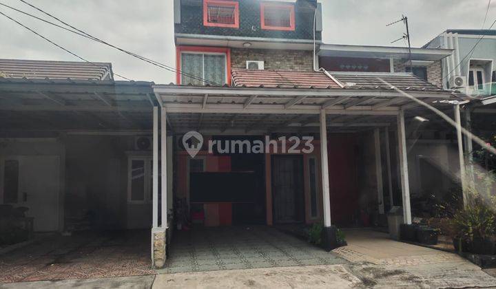 Rumah 2,5 Lantai Bangunan Rapih di Cluster Torino Mutiara Gading City 1