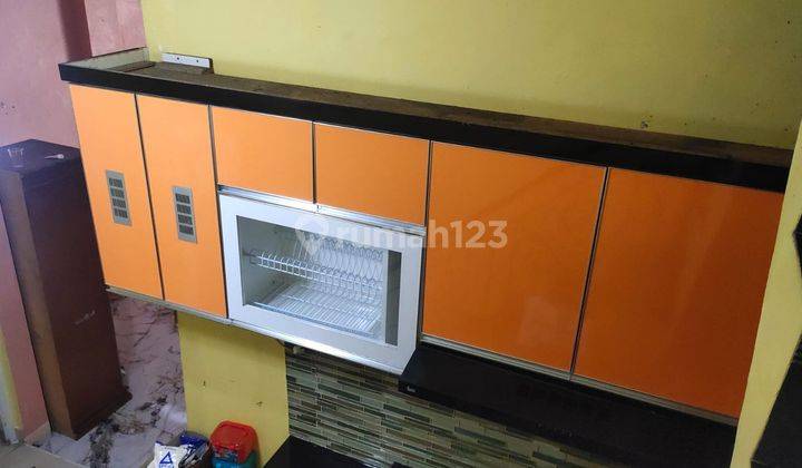 Rumah 2,5 Lantai Bangunan Rapih di Cluster Torino Mutiara Gading City 2